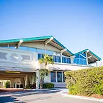 Best Western Plus Yacht Harbor Inn