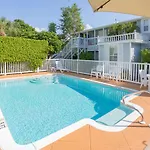 Meranova Bed & Breakfast