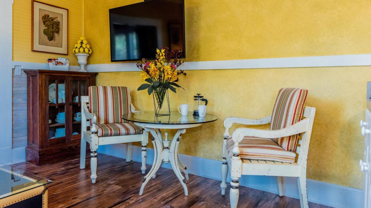 Meranova Guest Bed & Breakfast Dunedin