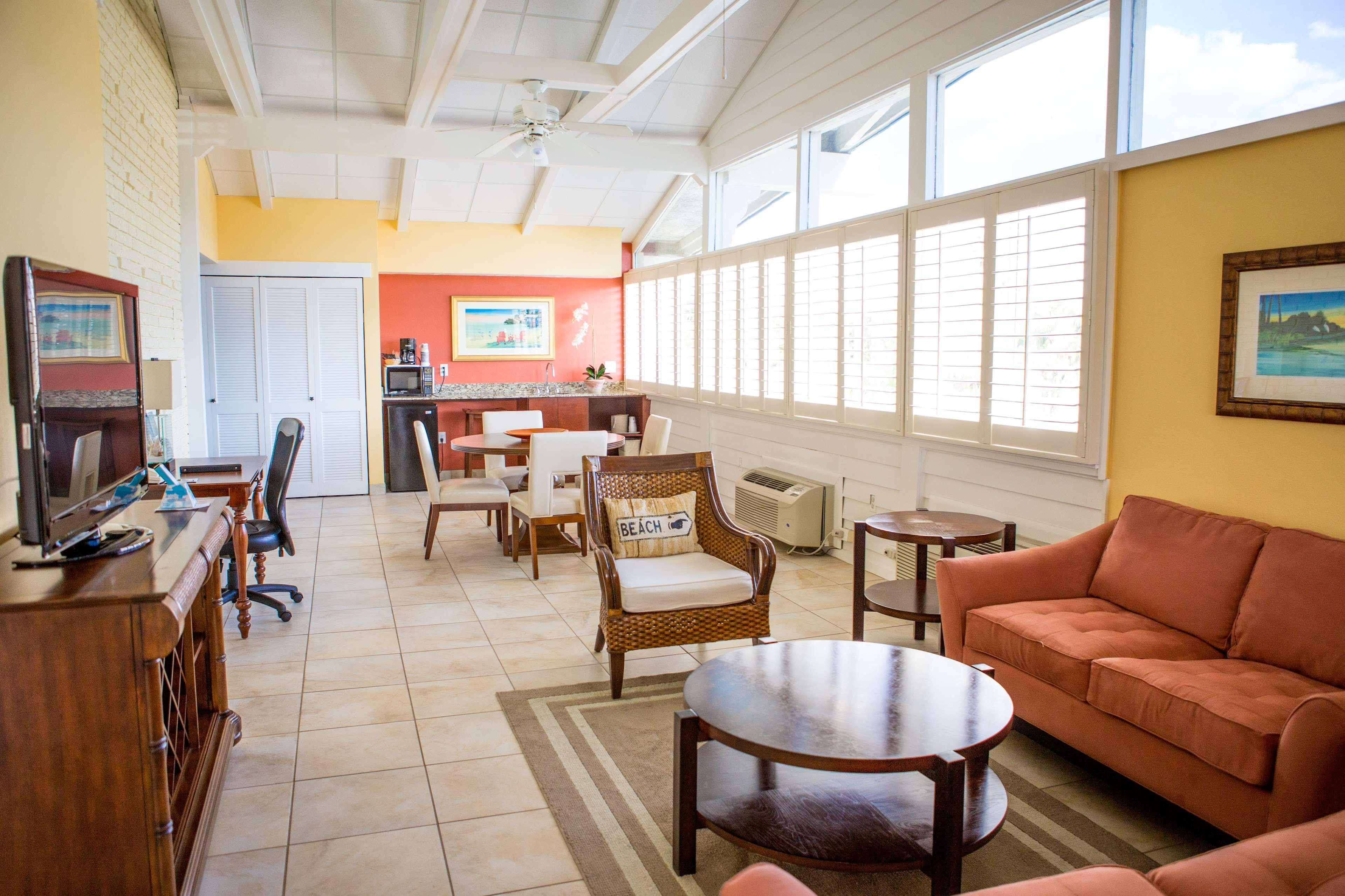 Western Yacht Harbor Hotel