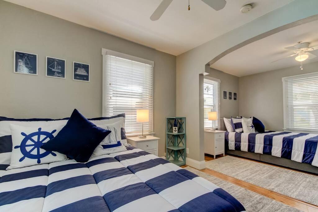 Rare- Downtown 2 Bedroom! Family Friendly!