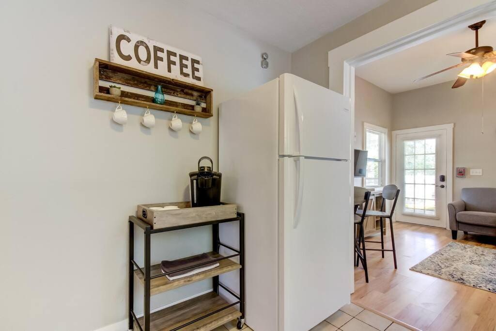 Rare- Downtown 2 Bedroom! Family Friendly! *