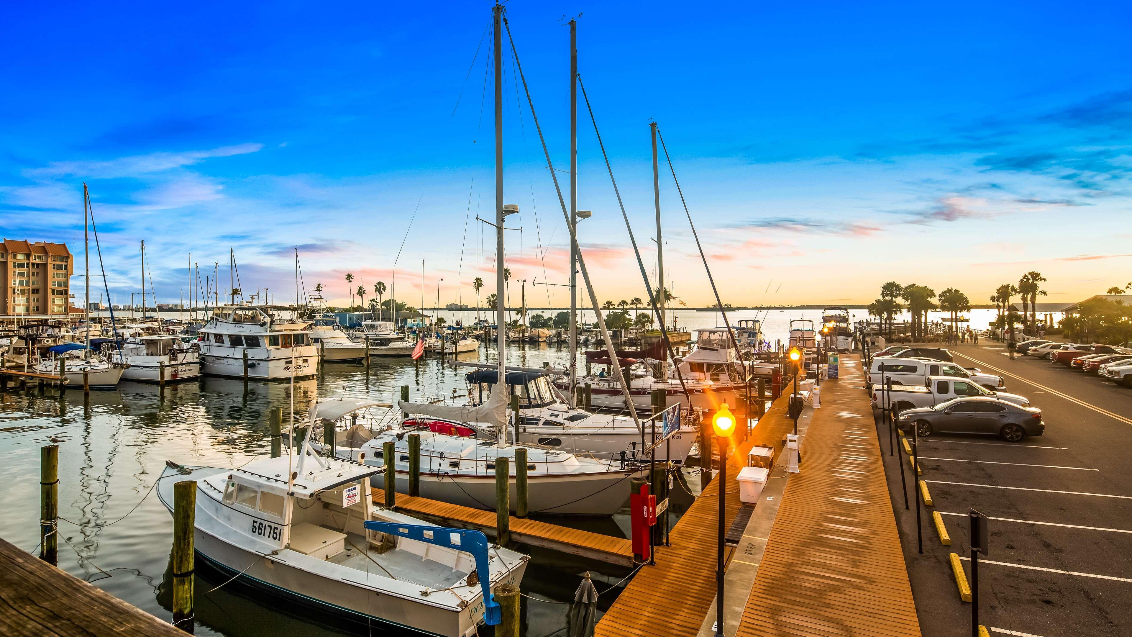 Western Yacht Harbor Hotel 3*