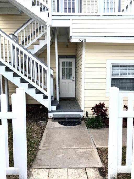 In The Heart Of Downtown One Bedroom No Kids, No Pets Dunedin
