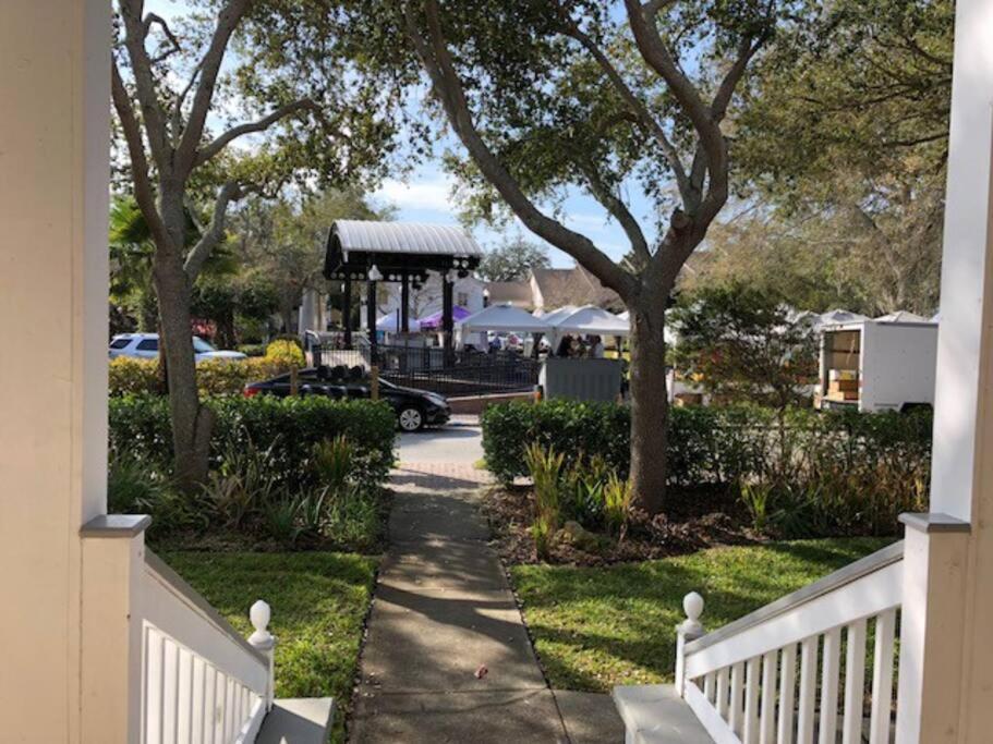 Downtown Dunedin! 2 Bedroom 2 Bath No Kids, No Pets * Dunedin
