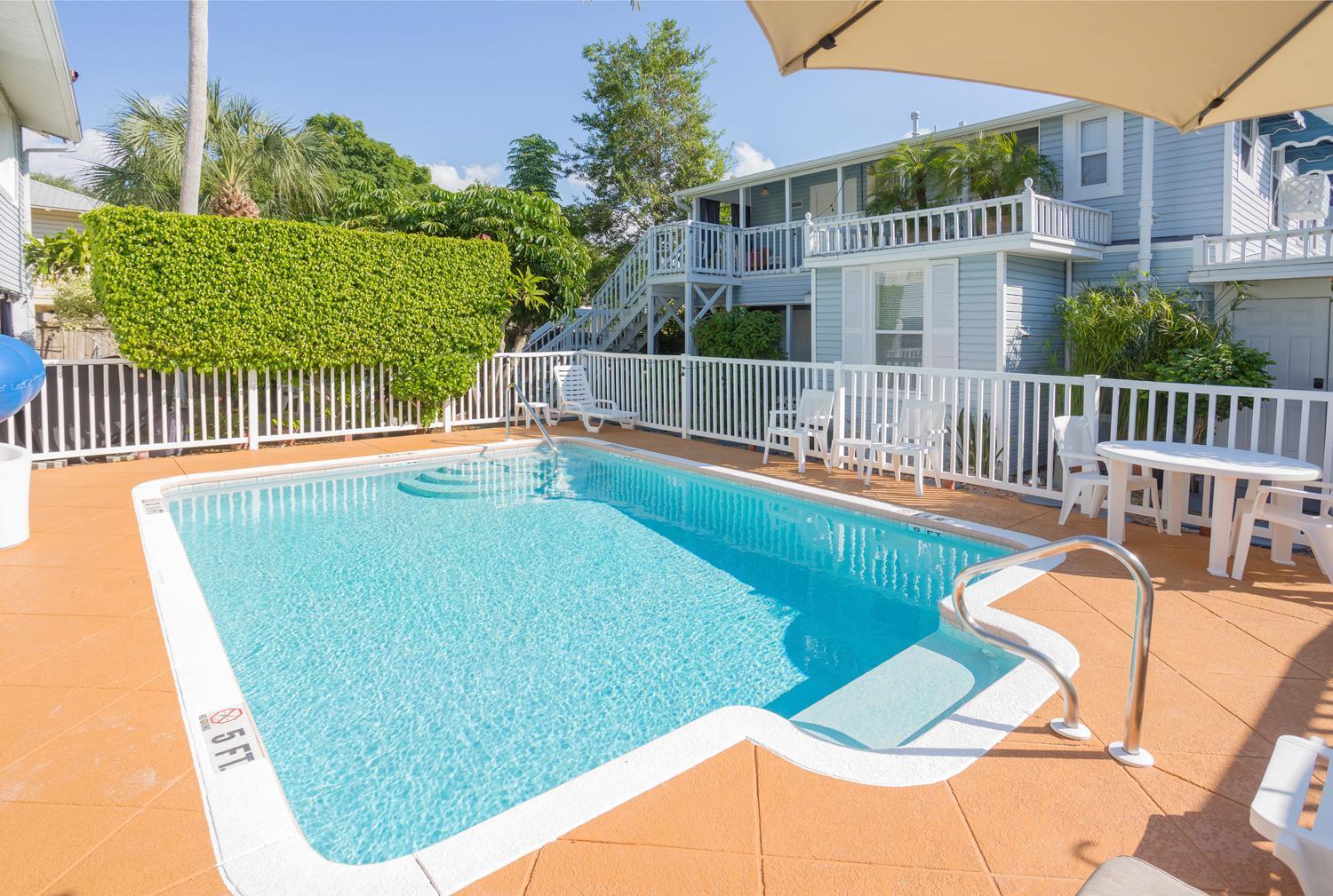 Meranova Guest Bed & Breakfast Dunedin