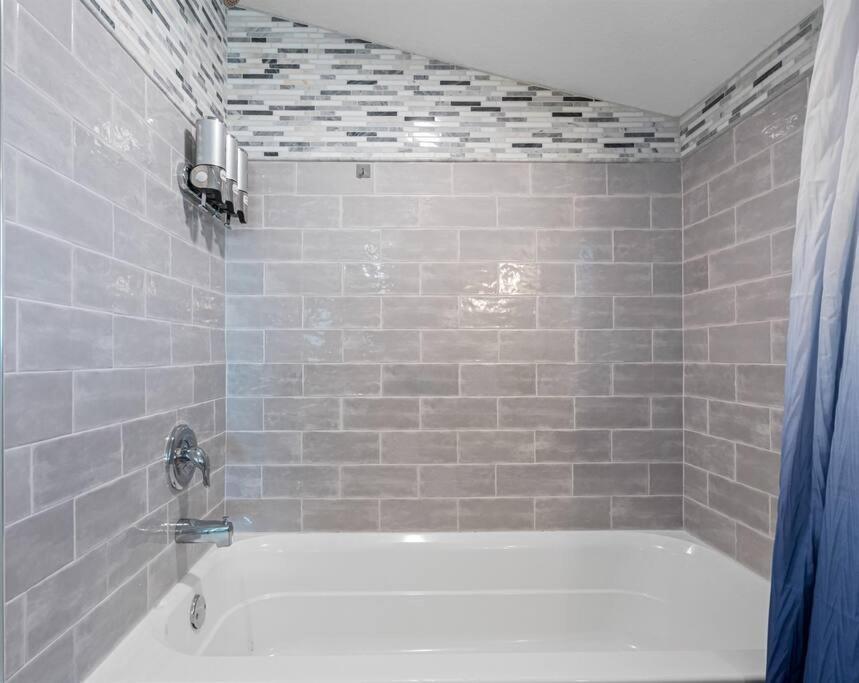 Downtown Gem, Fully Renovated #4