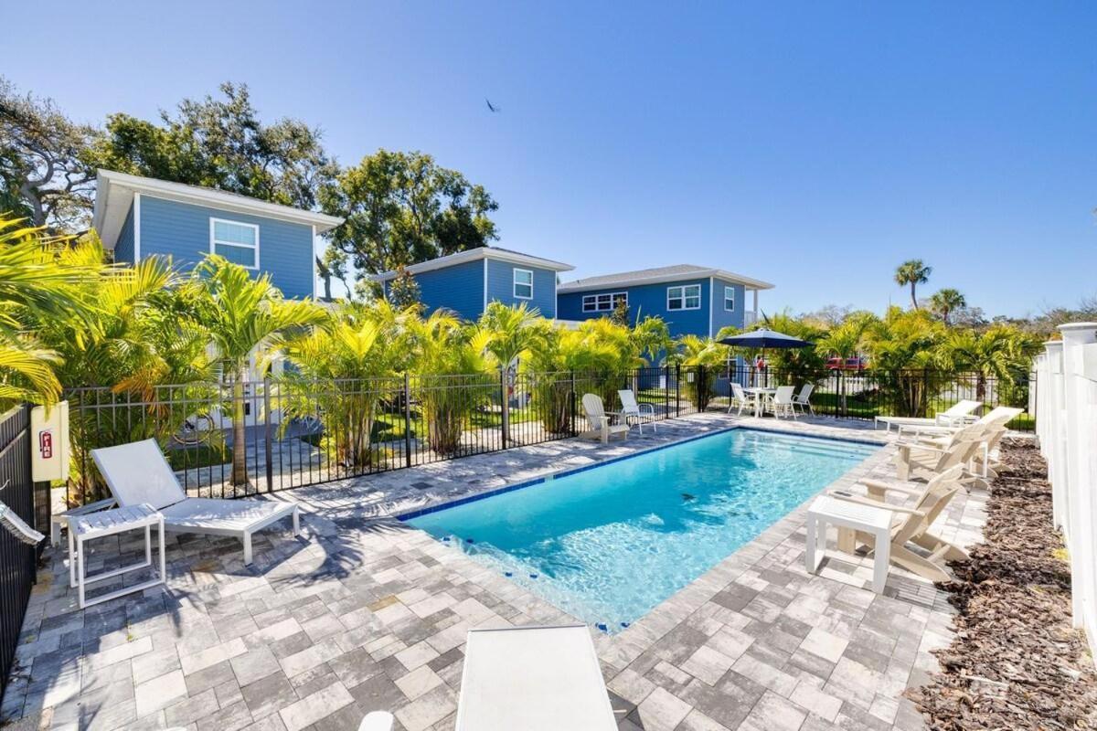 Little Blue Hideaway 