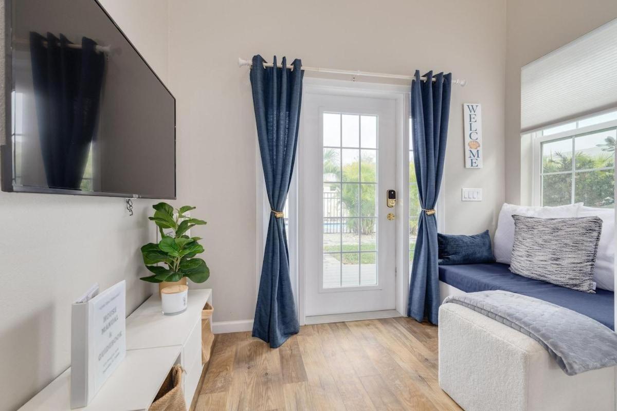 Little Blue Hideaway 