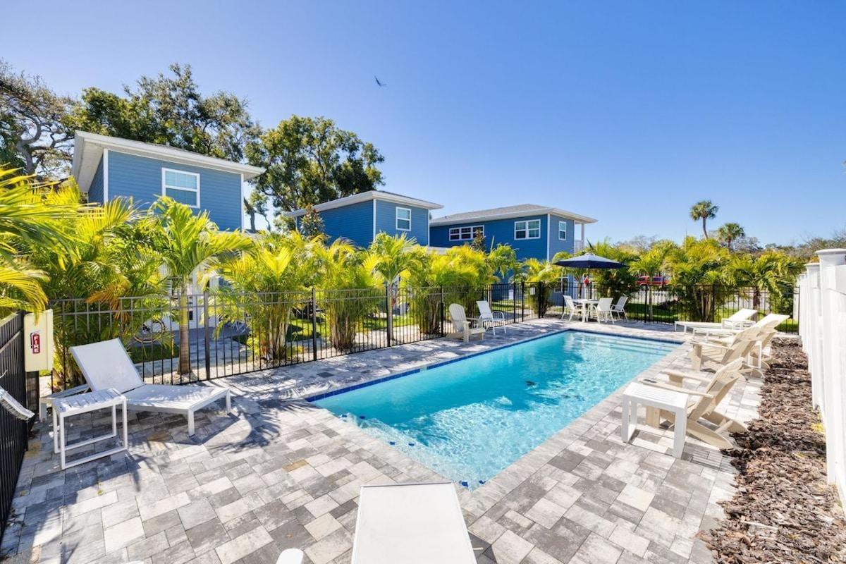 Little Blue Hideaway 