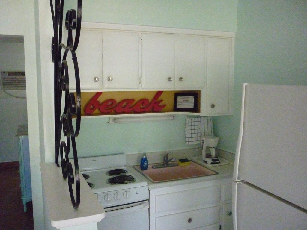 Palm Court Motel 3*