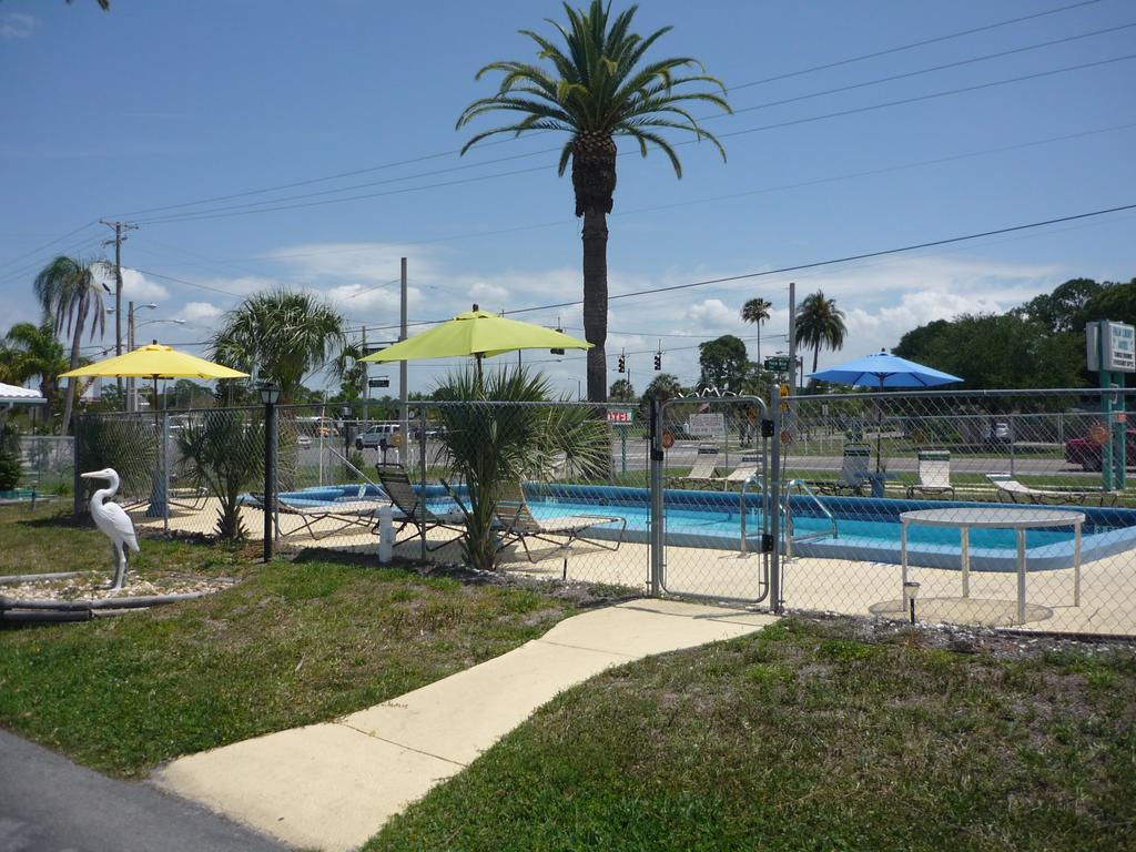 Motel Palm Court