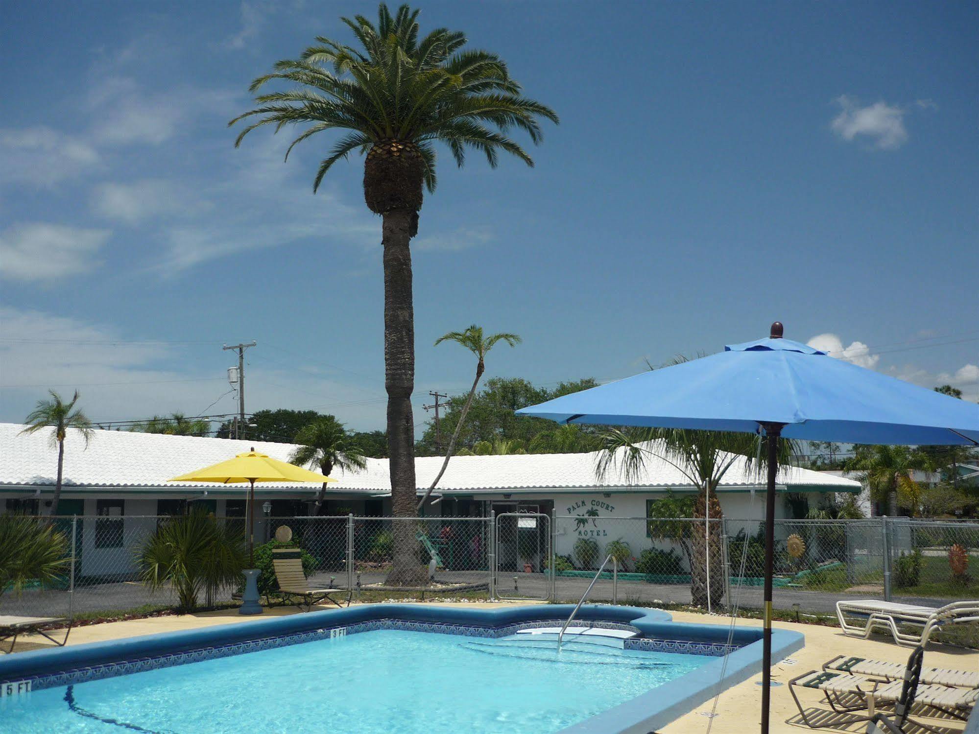Palm Court 3*