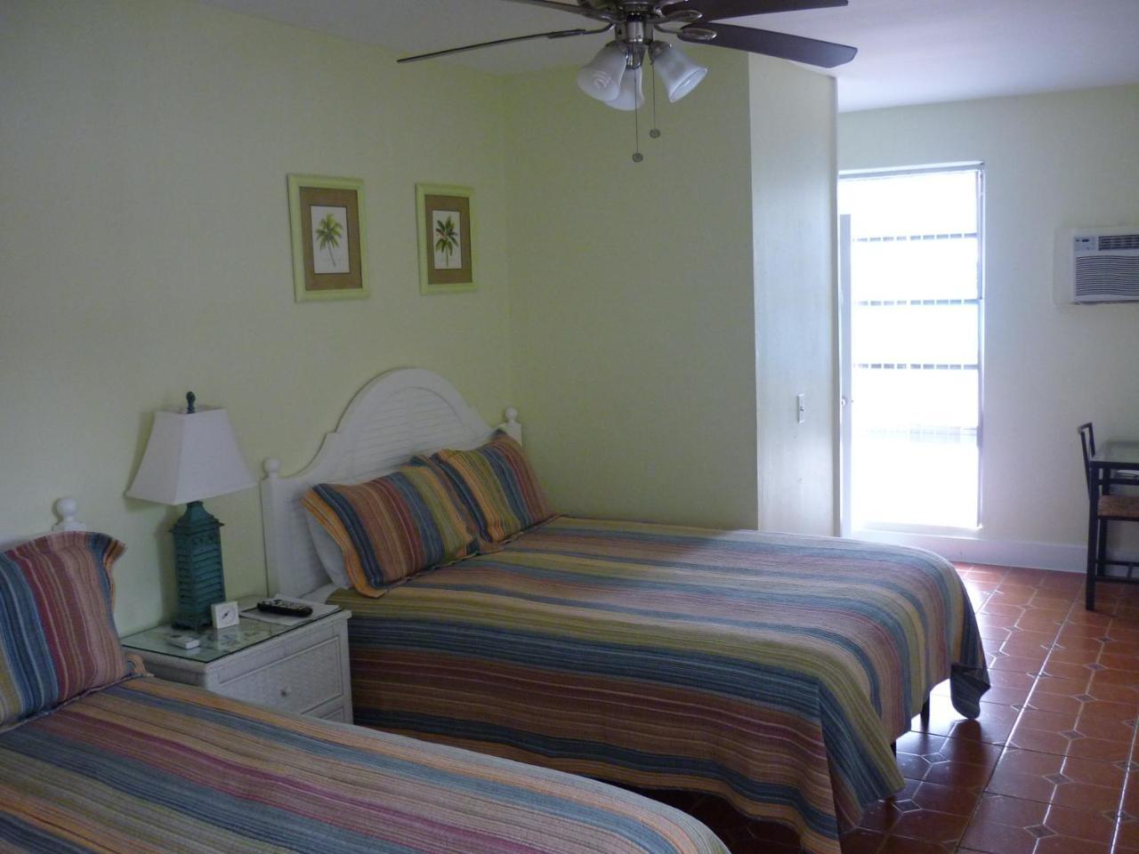 Palm Court 3*