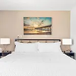 Beso Del Sol Resort In Dunedin - Perfect Location & Relaxation!