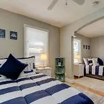 Rare- Downtown 2 Bedroom! Family Friendly!