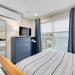 Shelly - Cozy 1 Bedroom Tiny Home With Pool