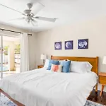 Modern 3Br - Pool - Game Room Home