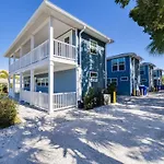 Little Blue Hideaway \