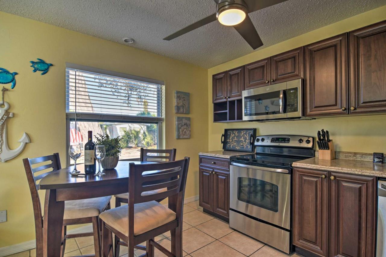 Comfy Escape 1 Block To Main Street! Holiday home