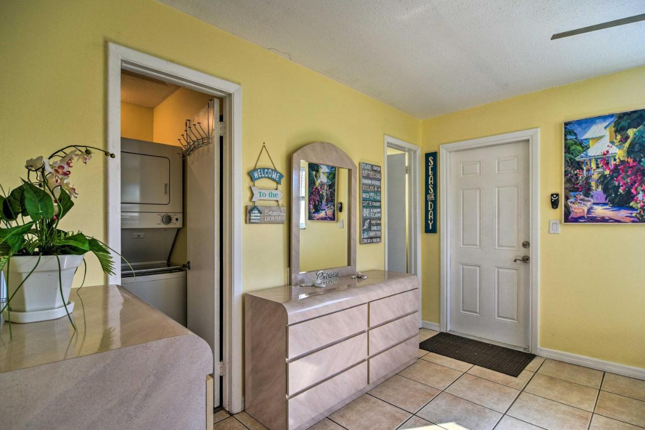 Holiday home Comfy Escape 1 Block To Main Street!
