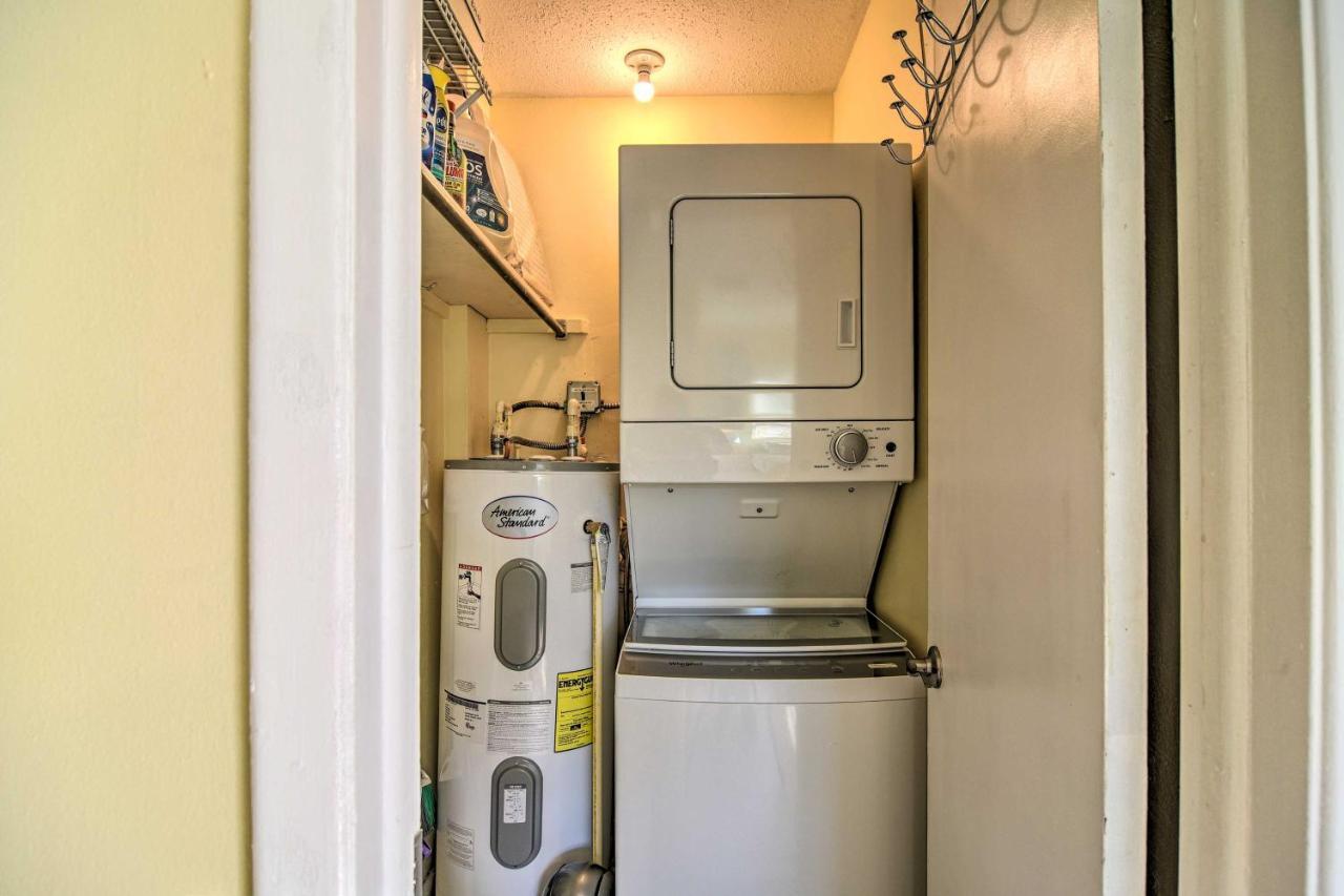 Holiday home Comfy Escape 1 Block To Main Street! *