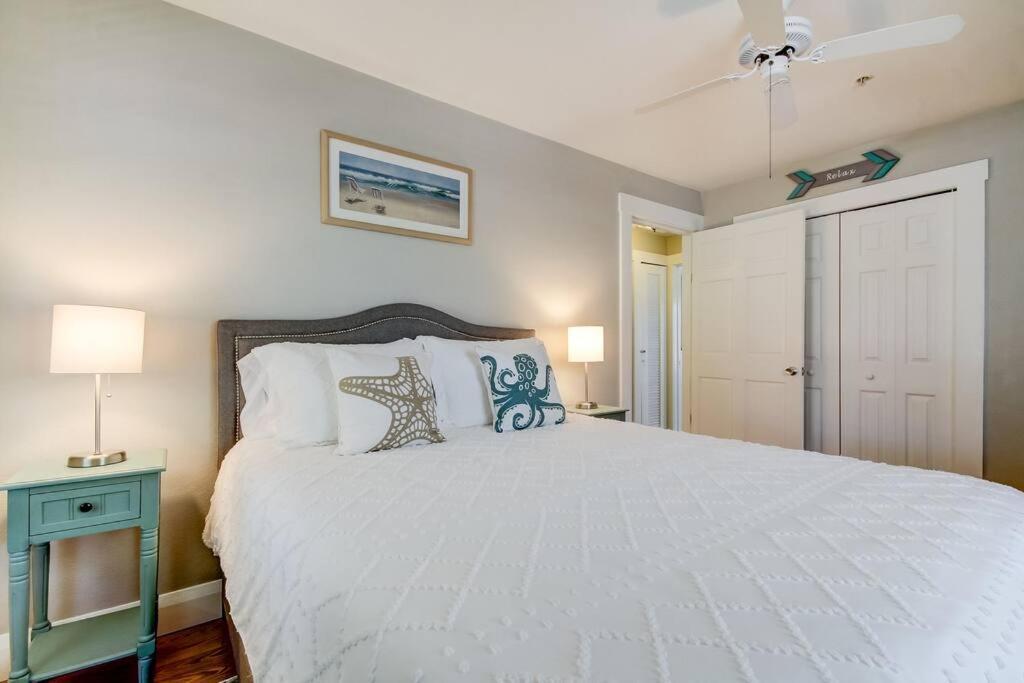 Apartment Rare- Downtown 2 Bedroom! Family Friendly! Dunedin