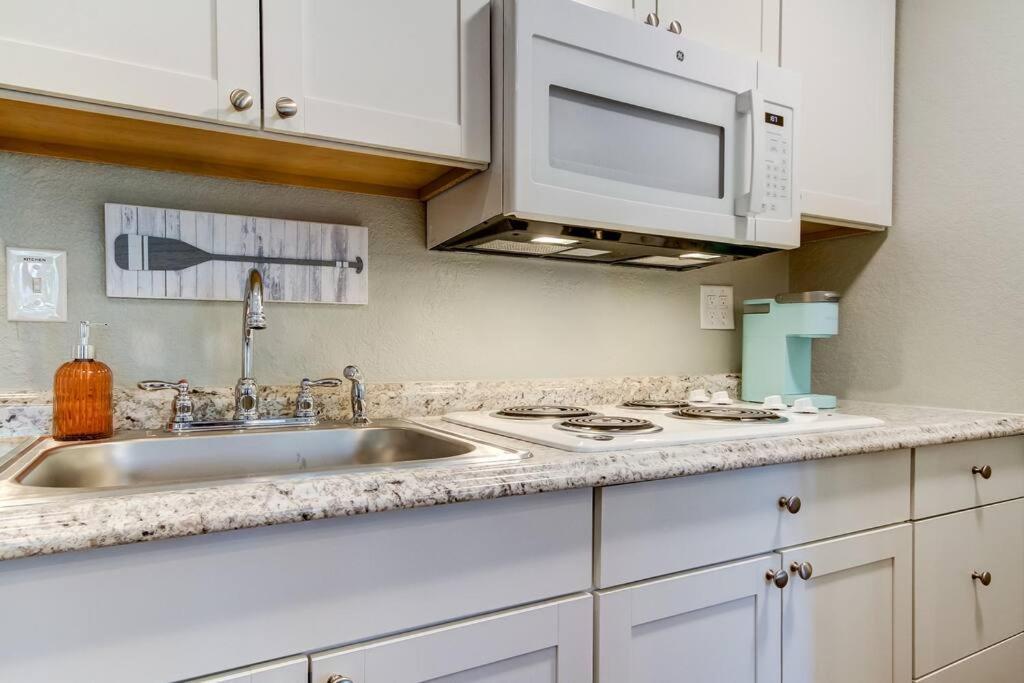 Beautiful In Downtown Dunedin! Apartment *