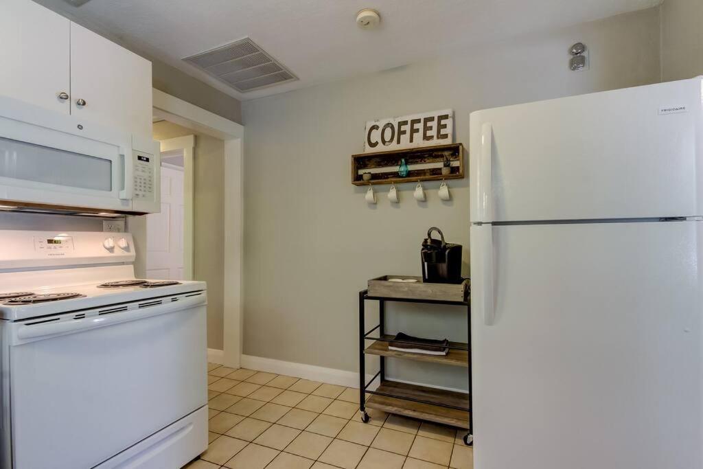 Rare- Downtown 2 Bedroom! Family Friendly!