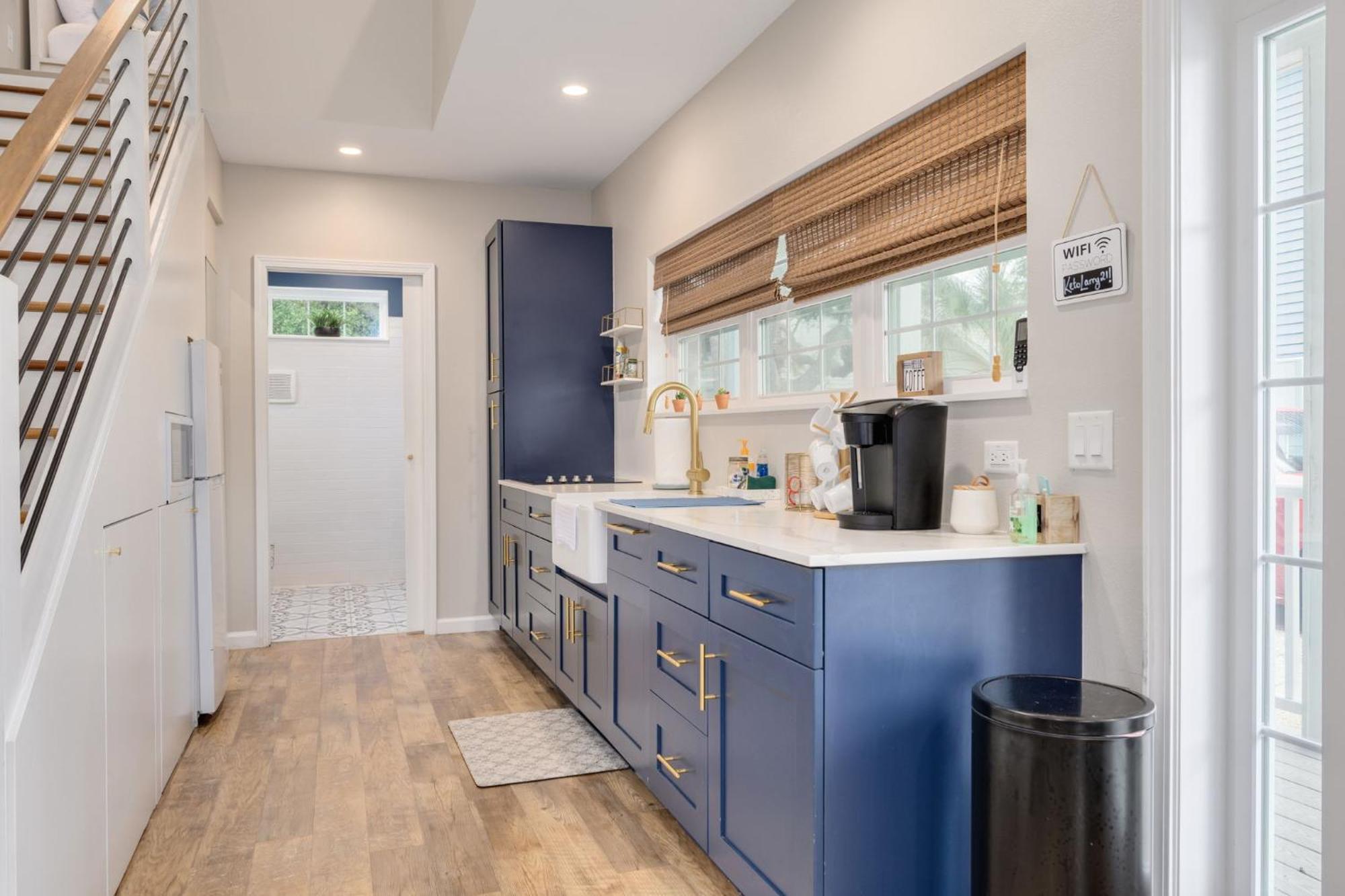 Skye - Luxury 2 Bedroom Tiny With Pool Dunedin