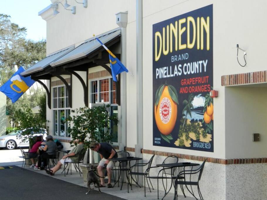 In The Heart Of Downtown One Bedroom No Kids, No Pets * Dunedin