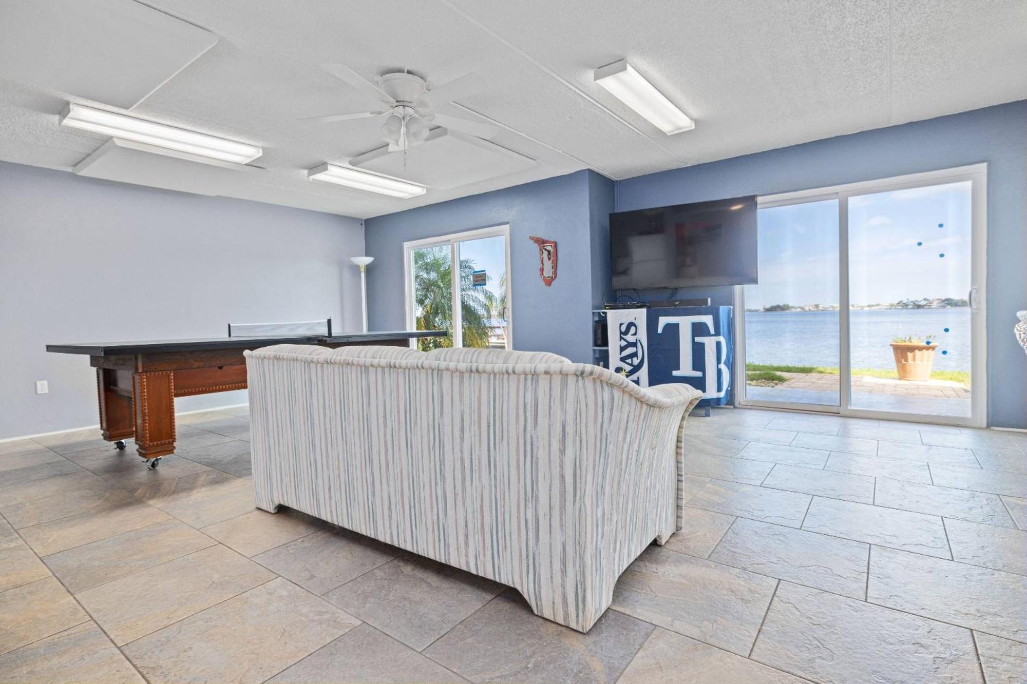Dolphins Playground - 2nd Story Balcony *