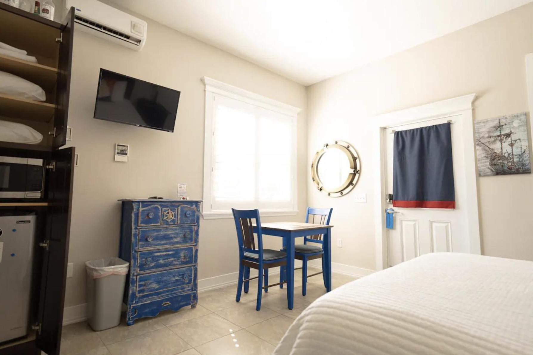 Sunny Side Apartment