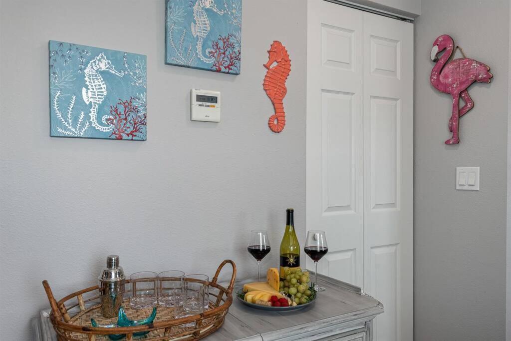 Downtown Gem, Fully Renovated #4 Apartment *