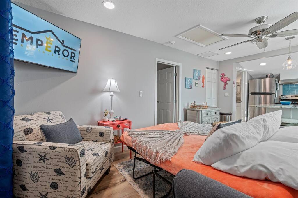 Downtown Gem, Fully Renovated #4 Apartment