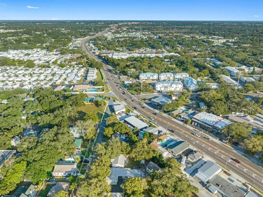 Downtown Gem, Fully Renovated #4 Apartment