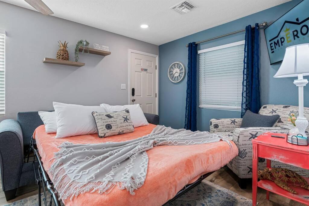 Apartment Downtown Gem, Fully Renovated #4 *