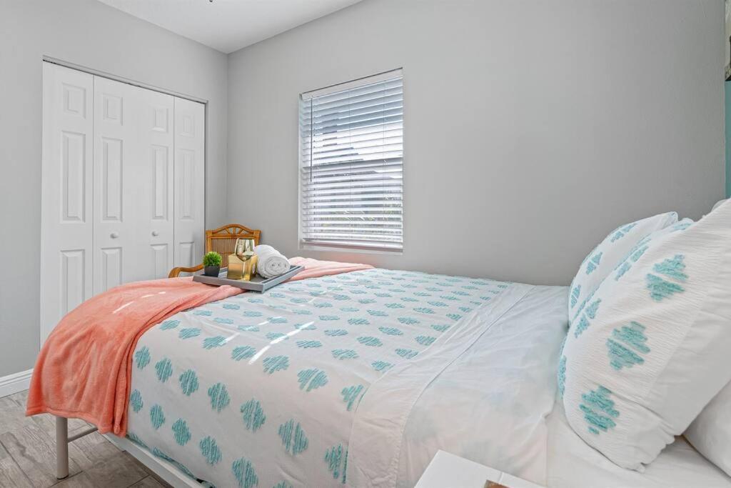 Apartment Downtown Gem, Fully Renovated #2 *
