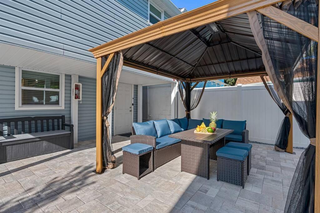 Apartment Downtown Gem, Fully Renovated #2 *