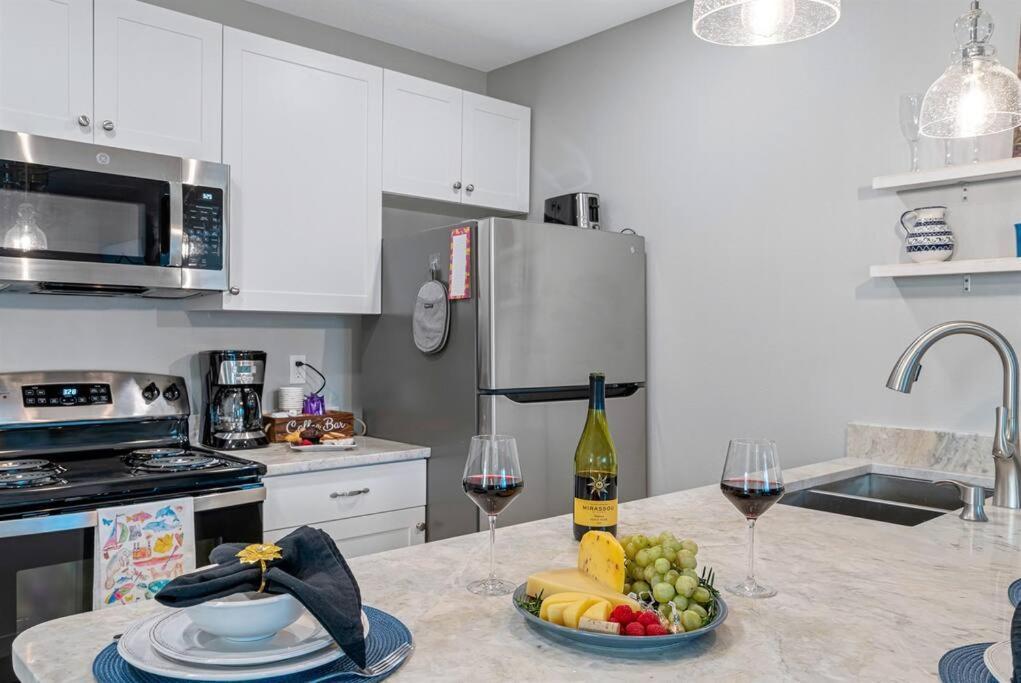 Welcome To Cozy Coastal Of #1 Apartment
