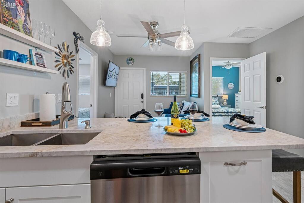 Welcome To Cozy Coastal Of #1 Apartment *