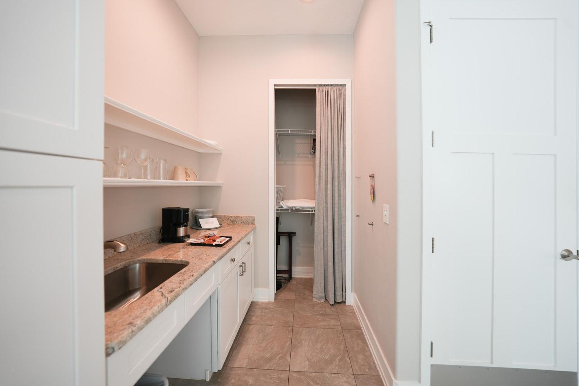Sunny Side Apartment *