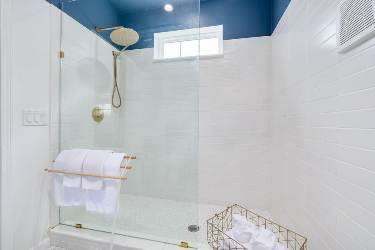 719 Douglas Avenue, Unit D 