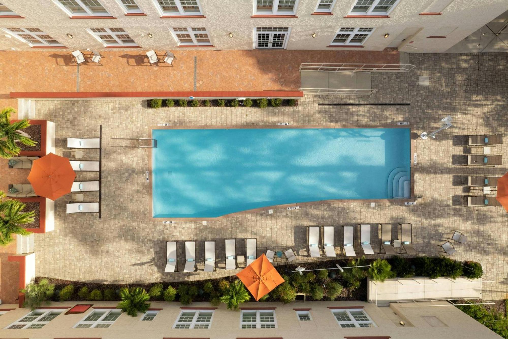 Fenway Hotel, Autograph Collection Hotel 2*
