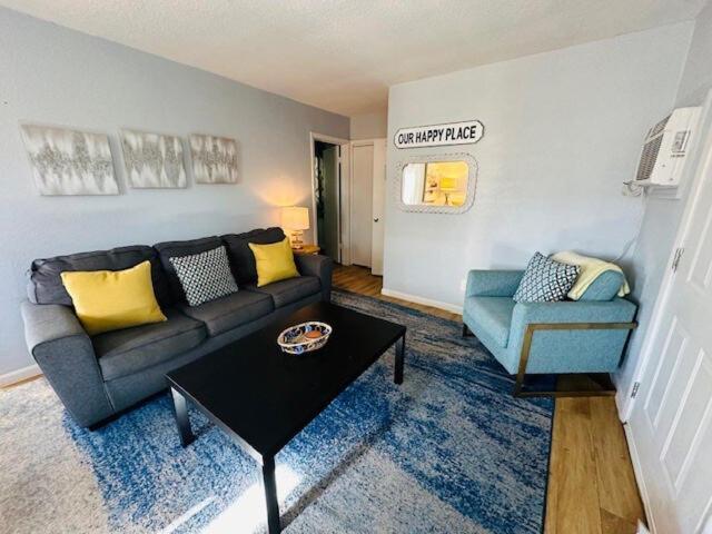 Blue Jay - Cozy Oasis With Fire Pit Apartment Dunedin
