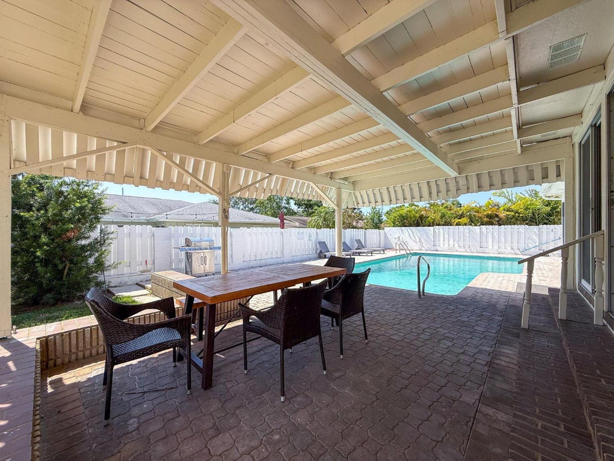 2631 Cedarglen Drive Holiday home
