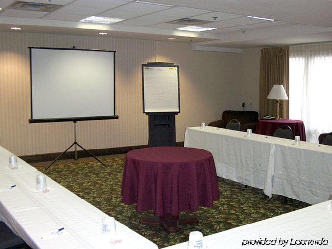 Hotel Express & Clearwater North/dunedin 2*