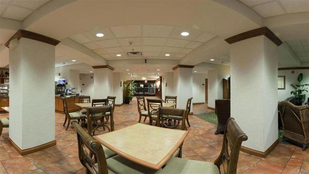 Express & Clearwater North/dunedin Hotel 2*