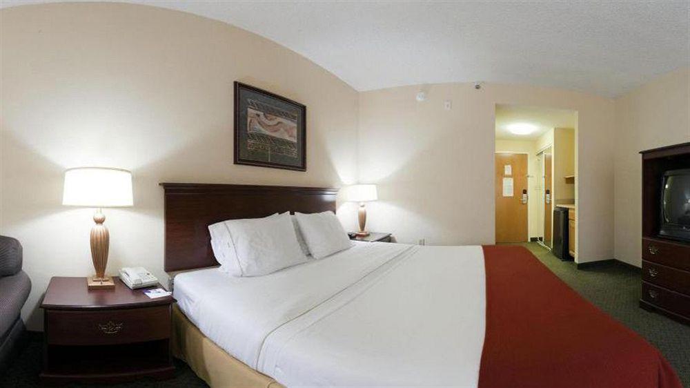 Express & Clearwater North/dunedin Hotel
