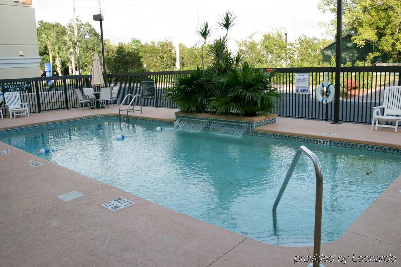 Express & Clearwater North/dunedin Hotel 2*